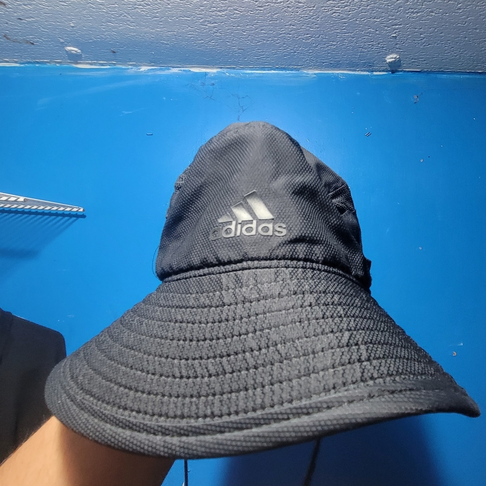 Adidas bucket hat